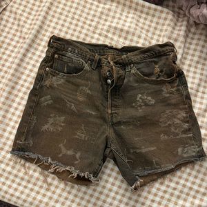 Emma Chamberlain Brown Levi Shorts